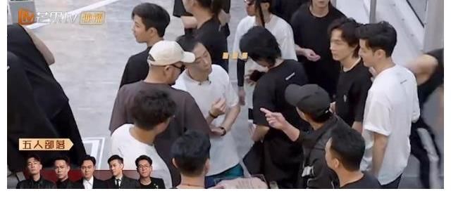 林志炫|《披荆斩棘的哥哥》陈小春喜剧人实锤，张晋套路林志炫，惨遭打脸