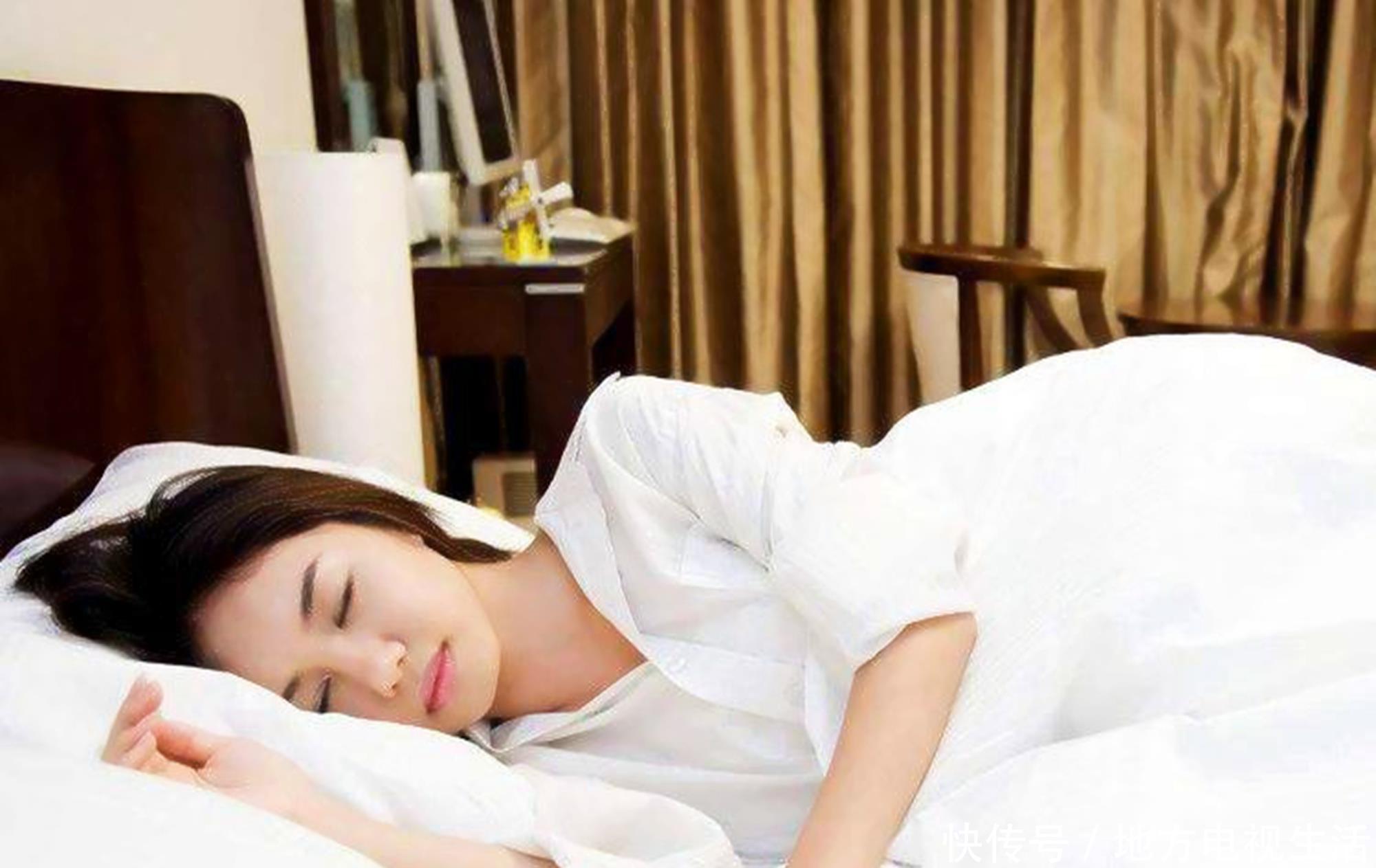 排便|顺产时,宝宝和便便说不准谁先出来?莫尴尬!这是正常表现