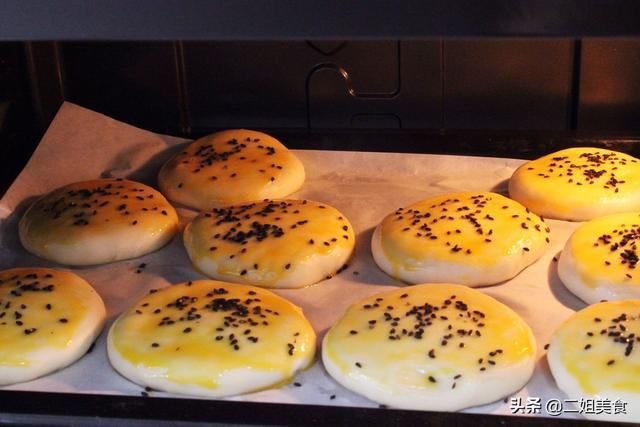 酥脆|孩子最爱吃的红糖酥饼，掌握正确的做法，层层酥脆，放凉不回软