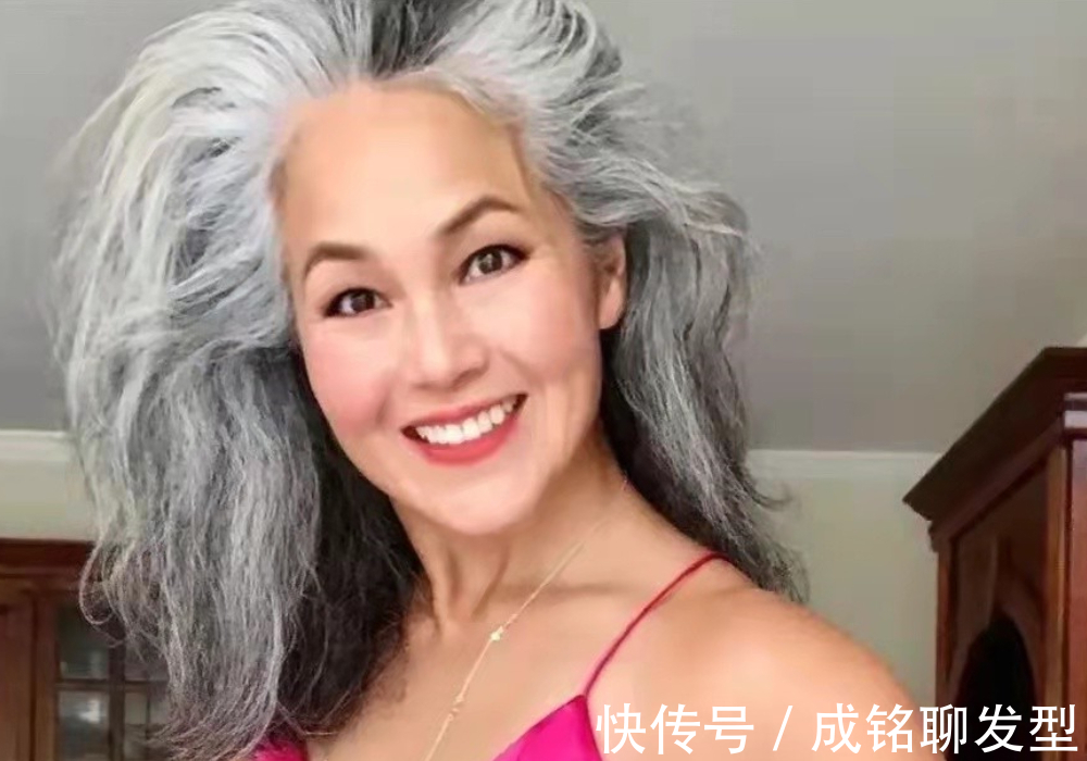 白发 五六十岁烫纹理,七十岁烫小卷,八十岁不染发,优雅老去才最美