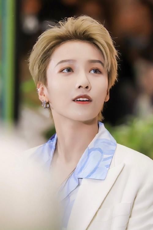  刘雨昕|THE9新节目官宣，喻言再次缺席，刘雨昕虞书欣的歌单是真的？