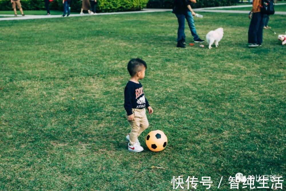 阳爸|4年过去了,很想再问问他们,孩子们都还在继续踢球么?