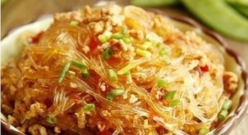 超爱|包菜别只顾着炒肉了,加上一点“它”,味道鲜美,孩子超爱吃