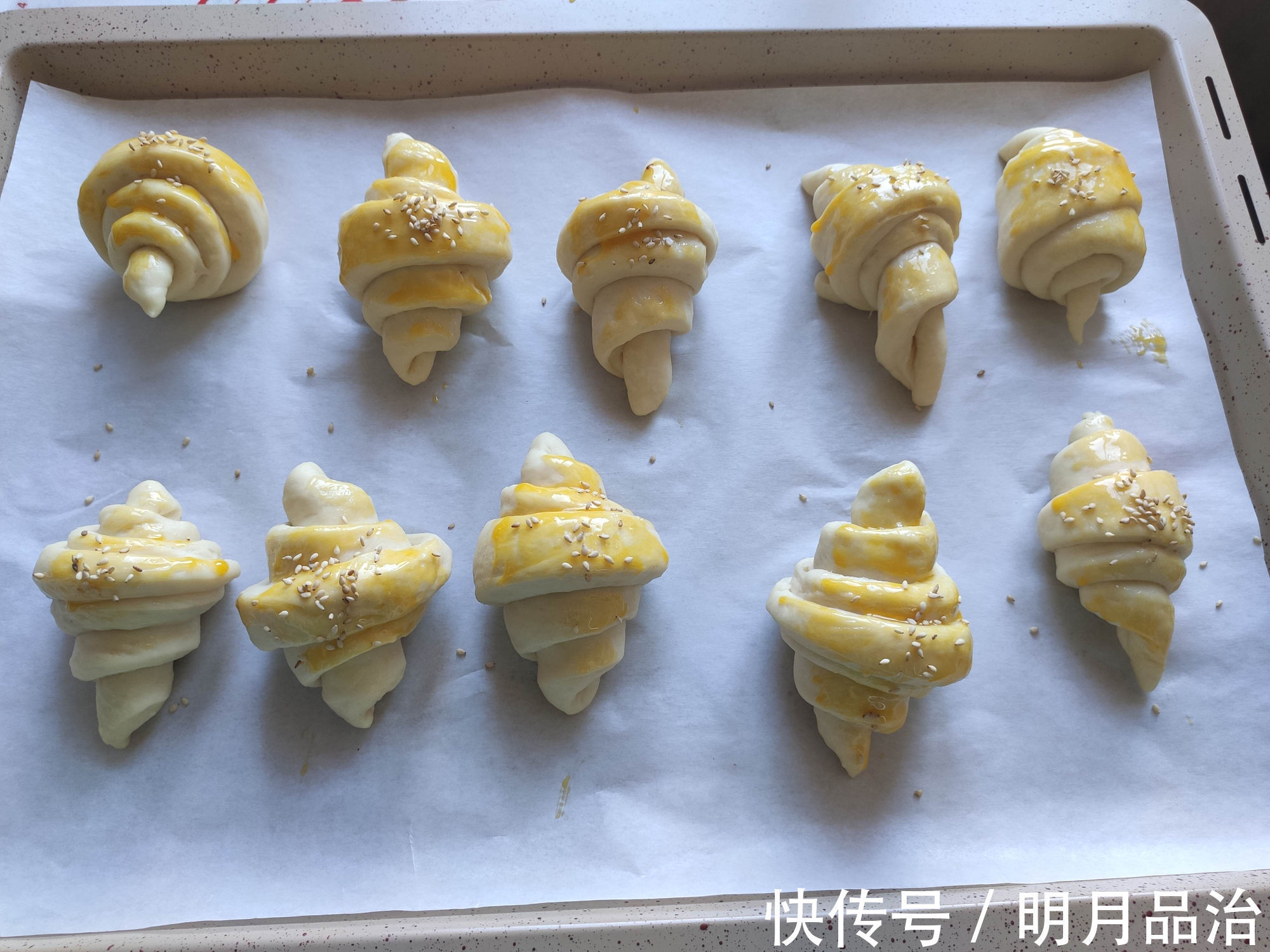 不用黄油也能做的面包，松软好吃，奶香浓郁，孩子早餐最喜欢它