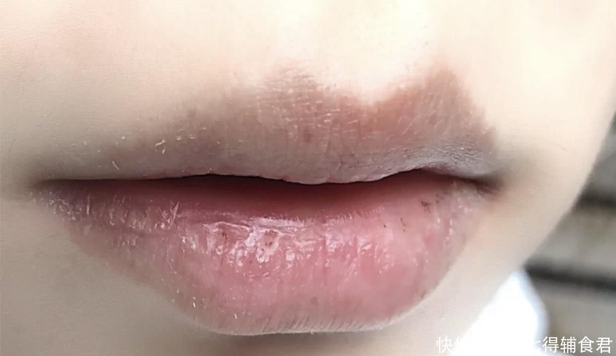 嘴巴|长期涂口红的女生,嘴巴都成什么样了?看3点就很明显