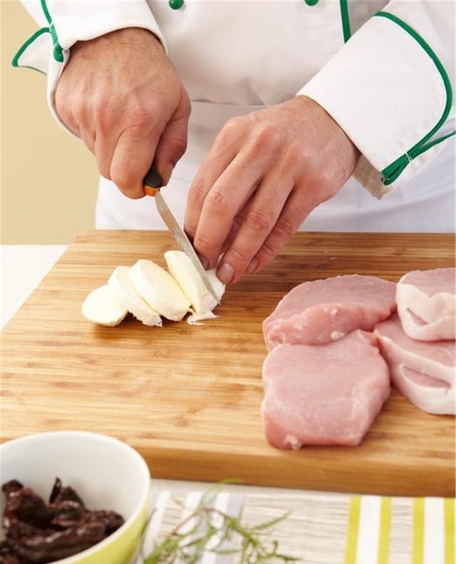 猪肉选前腿肉还是后腿肉?肉贩子告诉你:挑错就等于白花钱