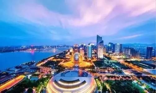 买房|是退休后卖县城房子到外地买房,还是现在卖县城房子到外地买房?