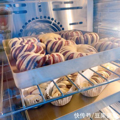 好吃到哭的豆沙圈面包??万能餐包方子 速速收藏