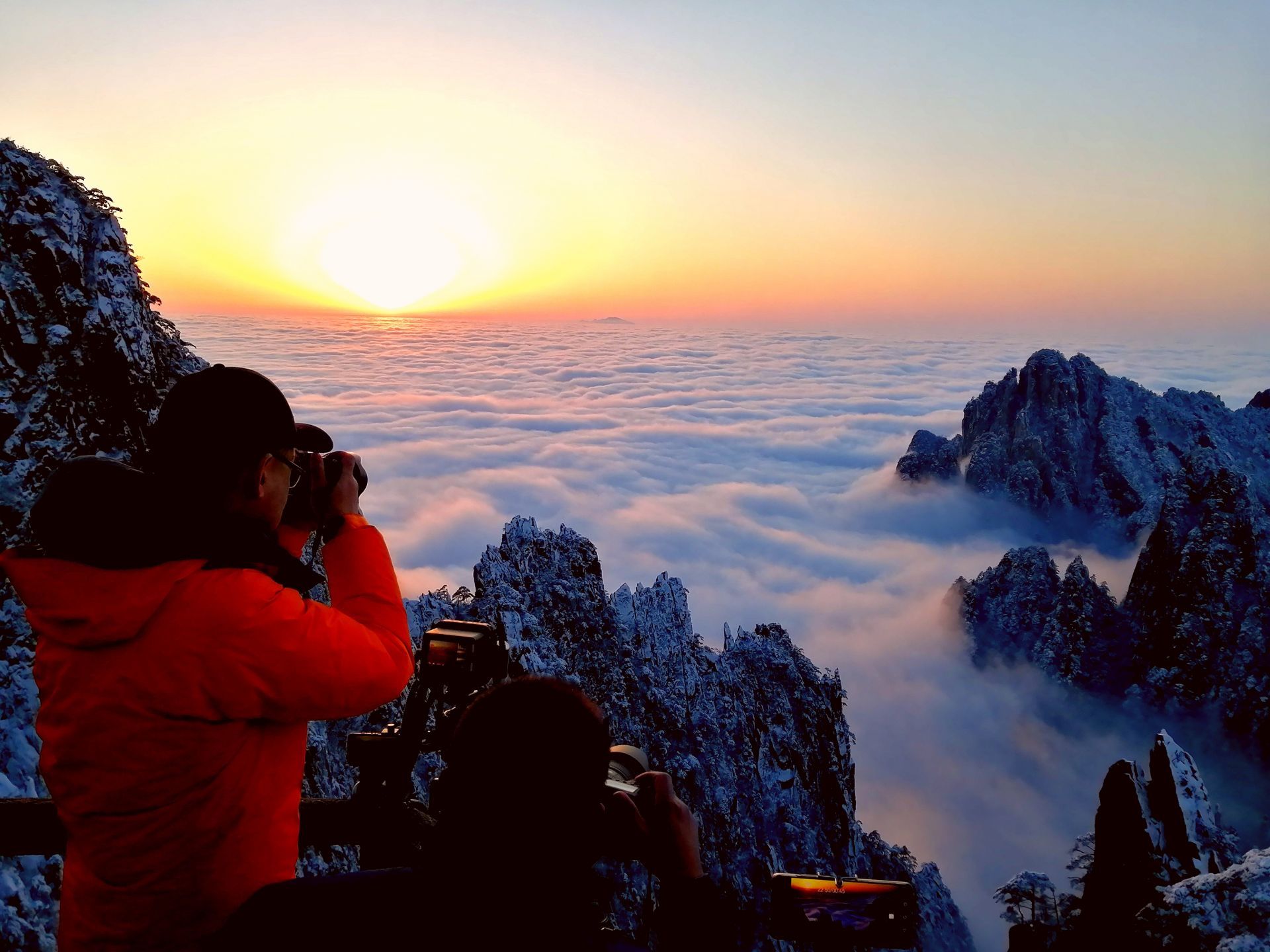 新闻记者|雪后黄山，景致频出，大美中国范