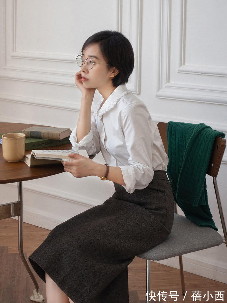 视觉效果|冬季也要学会穿“半身裙”,这5个实用款,搭配毛衣优雅到骨子里