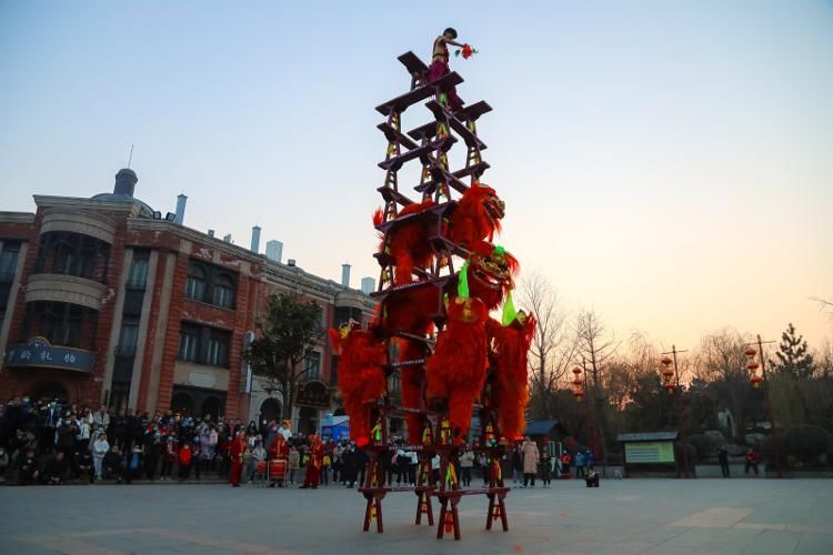 天塔|天塔狮舞贺新年 台儿庄古城乐翻天