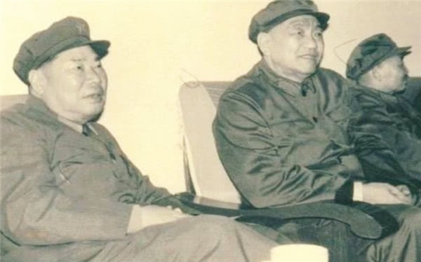 开国|此人是开国将军,回家看望母亲却发现母亲正要去要饭,当场泪奔