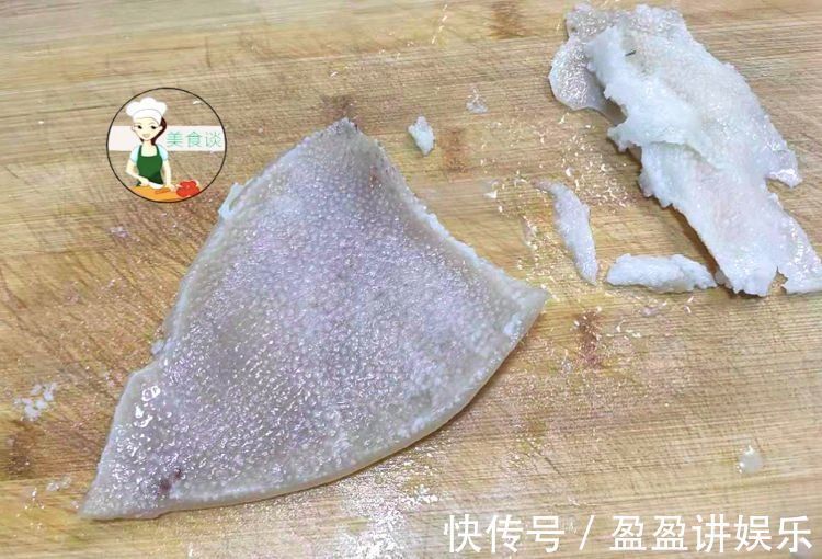 卤猪皮|猪皮别扔掉,学会此做法,一次做10斤存冰箱,随吃随取,好吃省事