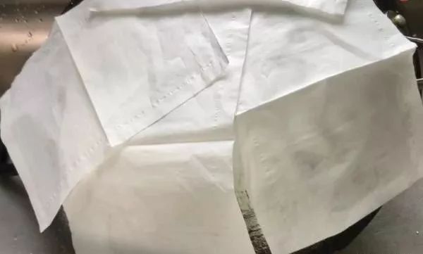 烦恼|在锅底贴上一层纸巾,解决了千万家庭的烦恼,学会受用一生