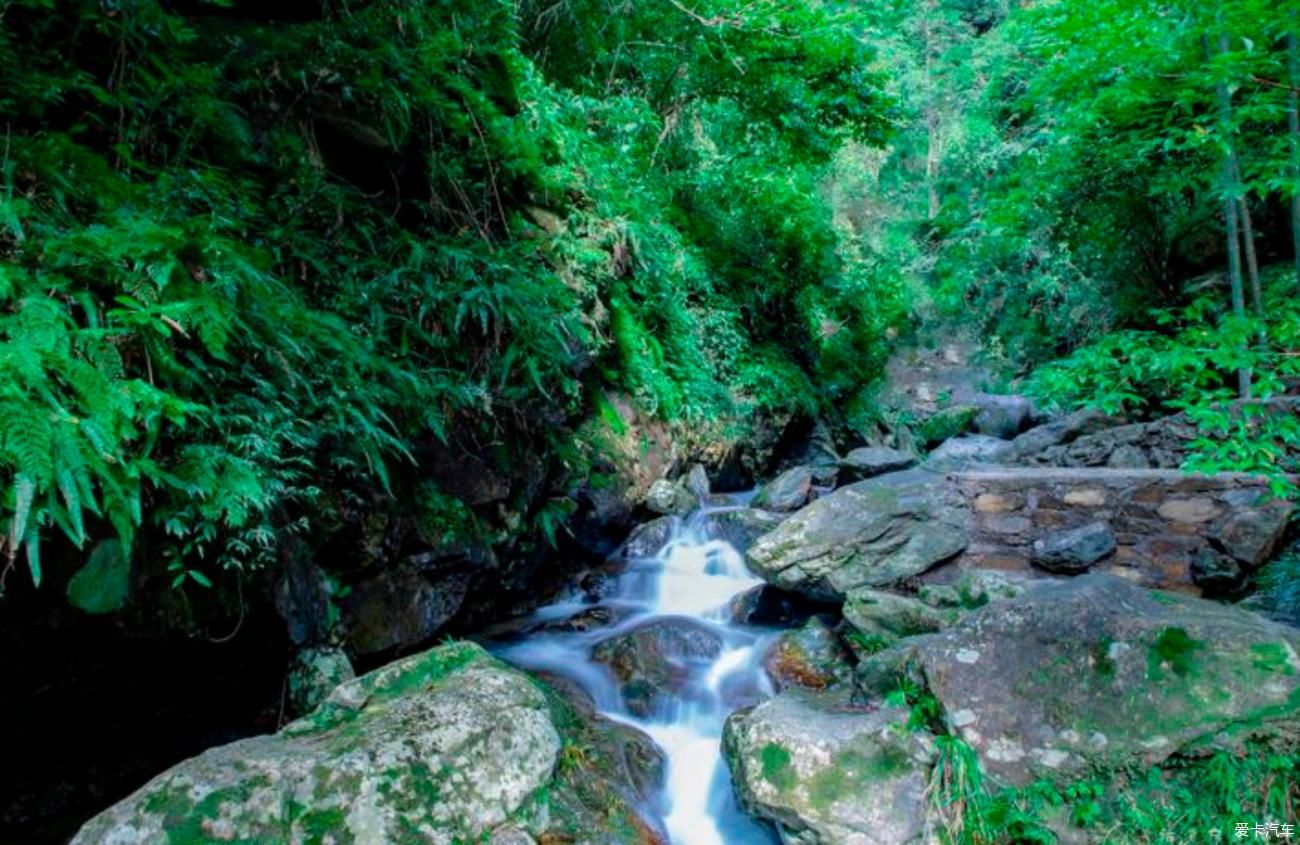 山林中的秘境黄沙峡谷