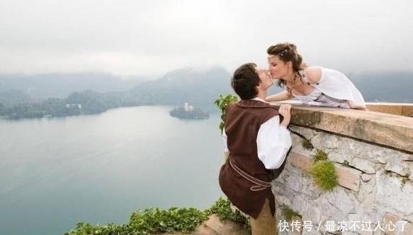 于是说：这样的婚礼，独一无二，完成一个，可以和人炫耀一辈子！