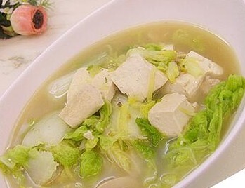 白菜炖豆腐|白菜炖豆腐，先放豆腐还是白菜做错了，难怪很多人都不喜欢吃