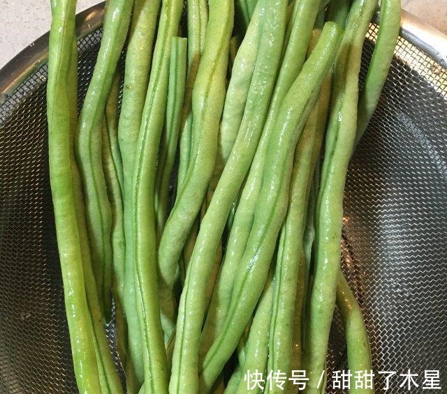 鲜香下饭梅菜肉酱炒豆角!
