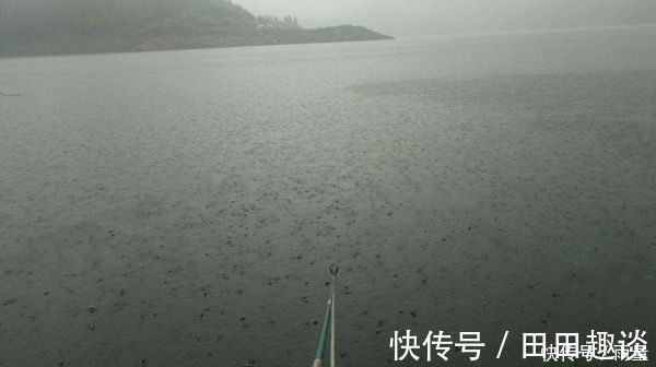 夏季手竿钓鲤鱼,这些钓点不容错过,找准了位置,大鲤鱼连竿上