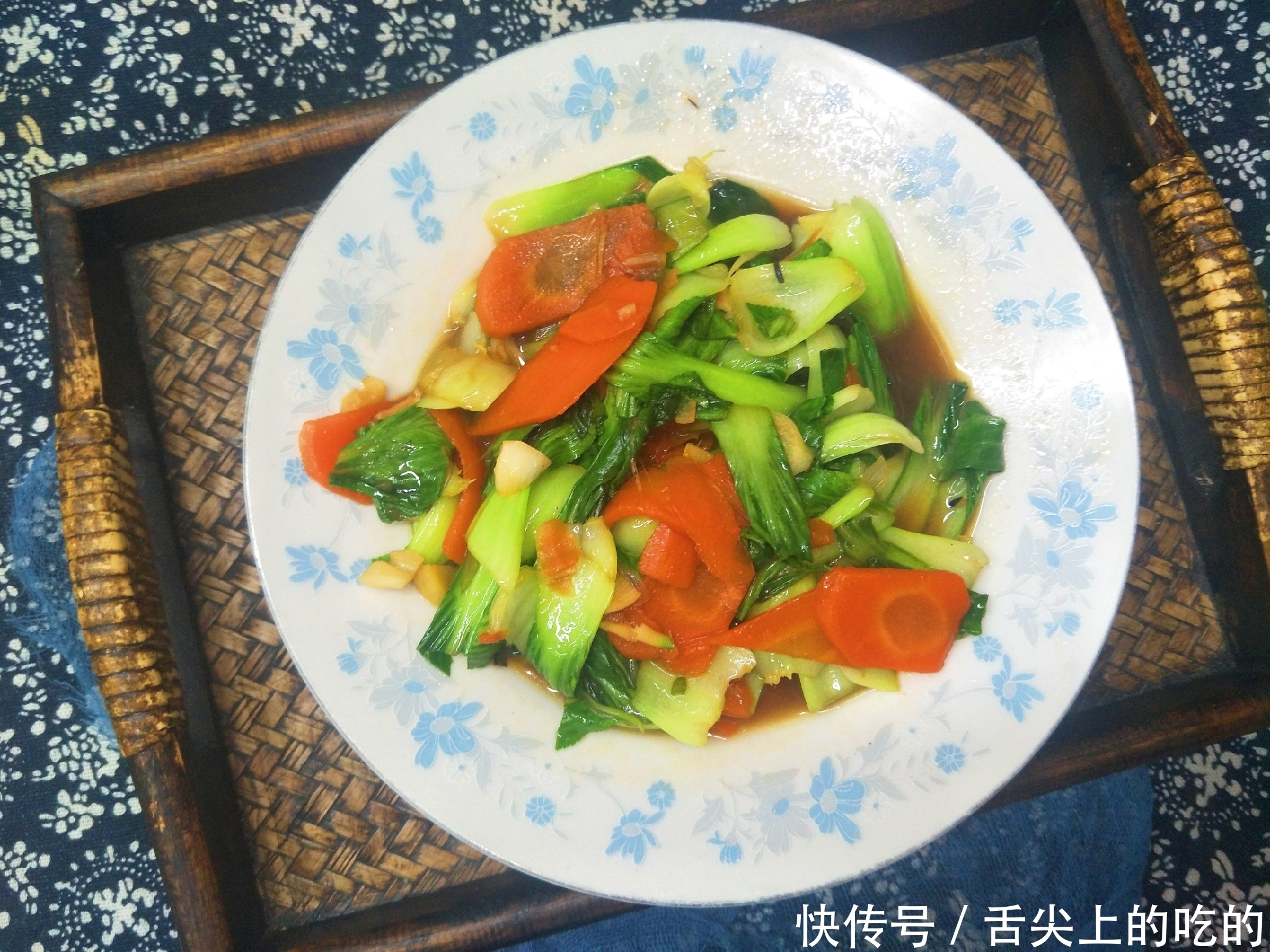  家常菜|家常菜谱，炒油菜时，教你好吃做法，油菜清脆爽口