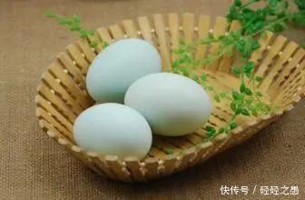 一只咸鸭蛋,治病大功效!10大妙用法,横扫全身上下10种疾病!