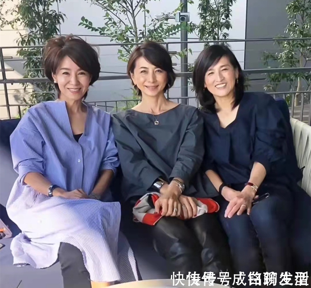 妈妈|50岁妈妈做什么发型好看?推荐三种风格的减龄发型,尽显成熟风韵