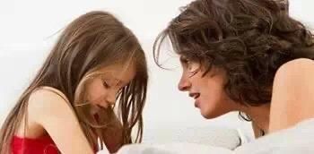 做法|“妈我的钱丢了”,两位妈妈的不同做法,20年后孩子性格差距很大