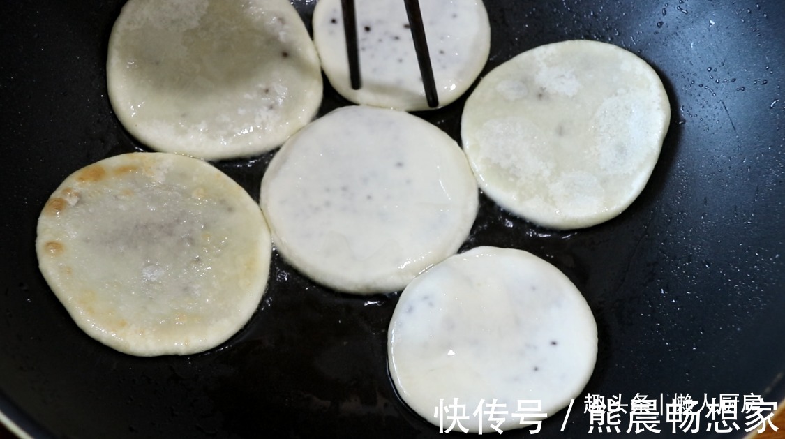早餐饼|红糖饼不用发面,还会流心,吃在嘴里会爆浆