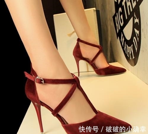 养眼|美妙又养眼的细跟鞋,是你穿搭的不二选择,轻松变身魅力女神!