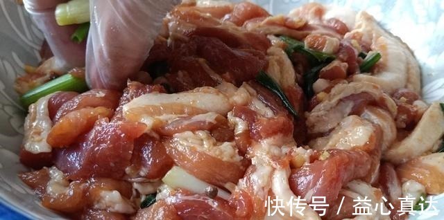 炸酥肉,调糊是关键,用人用面粉有人用淀粉,到底怎么做才正宗