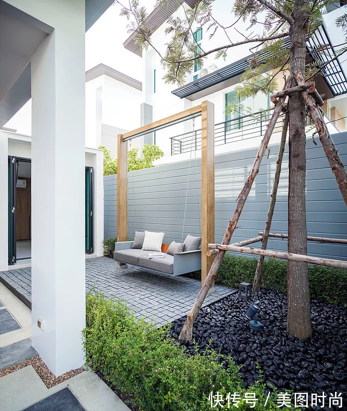 花园|30㎡上下庭院如何设计?这种精致的治愈系现代风小花园,太好看啦