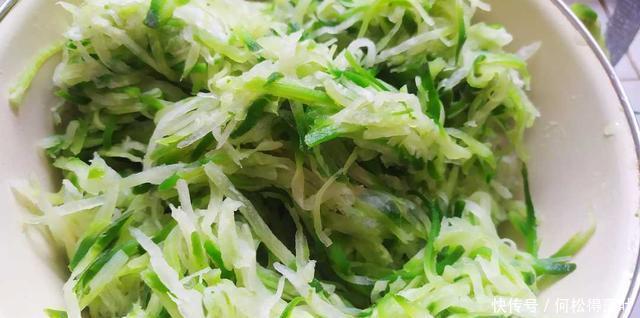 炸点|冬天来了,炸点萝卜丸子,简单美味,老少皆宜