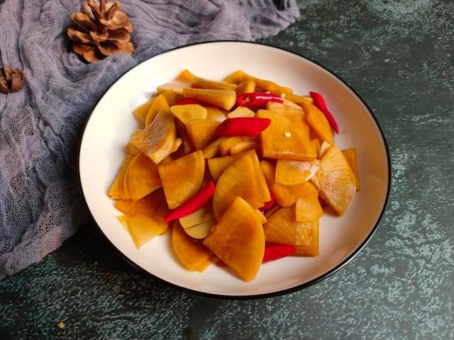 酱萝卜|酒店里不外传的秘制酱萝卜，泡半天就能吃，酸甜微辣嘎嘣脆