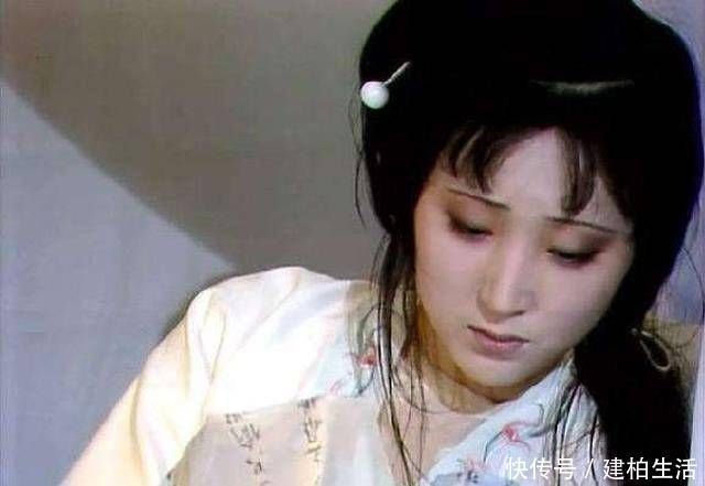 贾环!黛玉临终前的话,指出贾政给宝玉相中的,既非袭人,也非晴雯