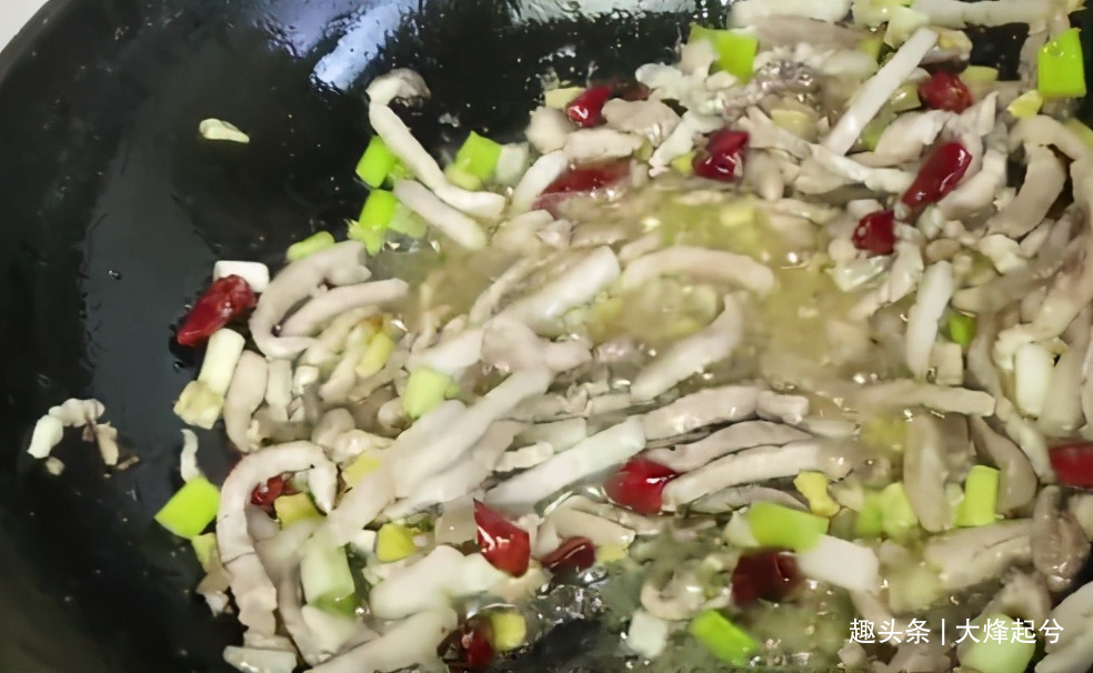 青椒肉丝面的家常做法,味道鲜美,好吃不油腻,做法简单