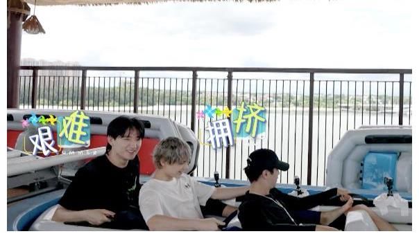 利路修重返海花岛|《完美的夏天2》利路修重返海花岛，玩近乎垂直水滑梯可太猛了