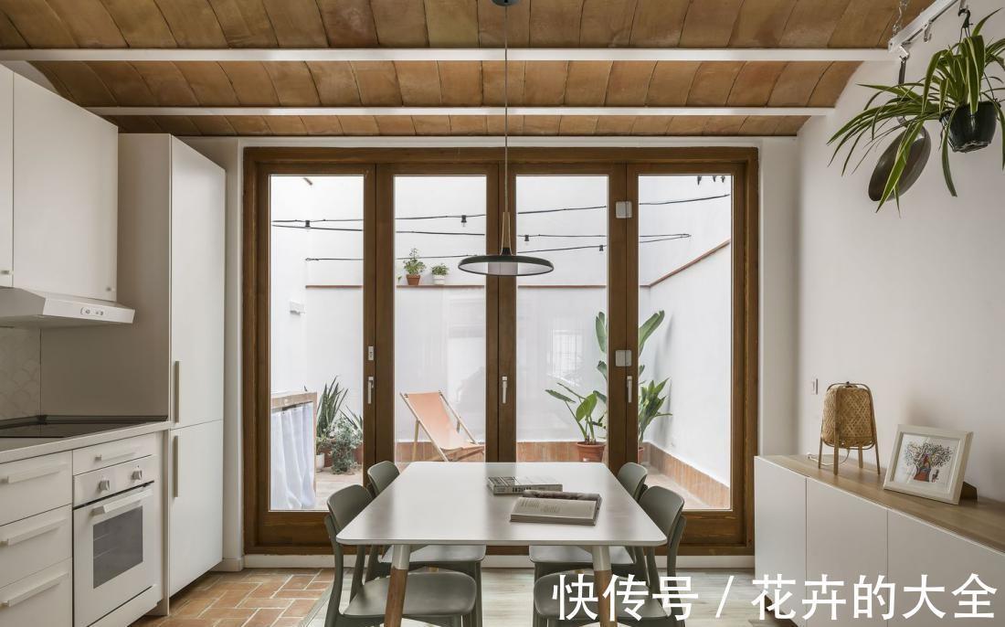 农家小院|改造69㎡瓦房，搭建楼板变2层“别墅”，后院一捯饬别有一番风景
