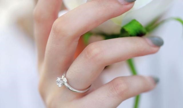 4c#钻戒其实不是越大越好!