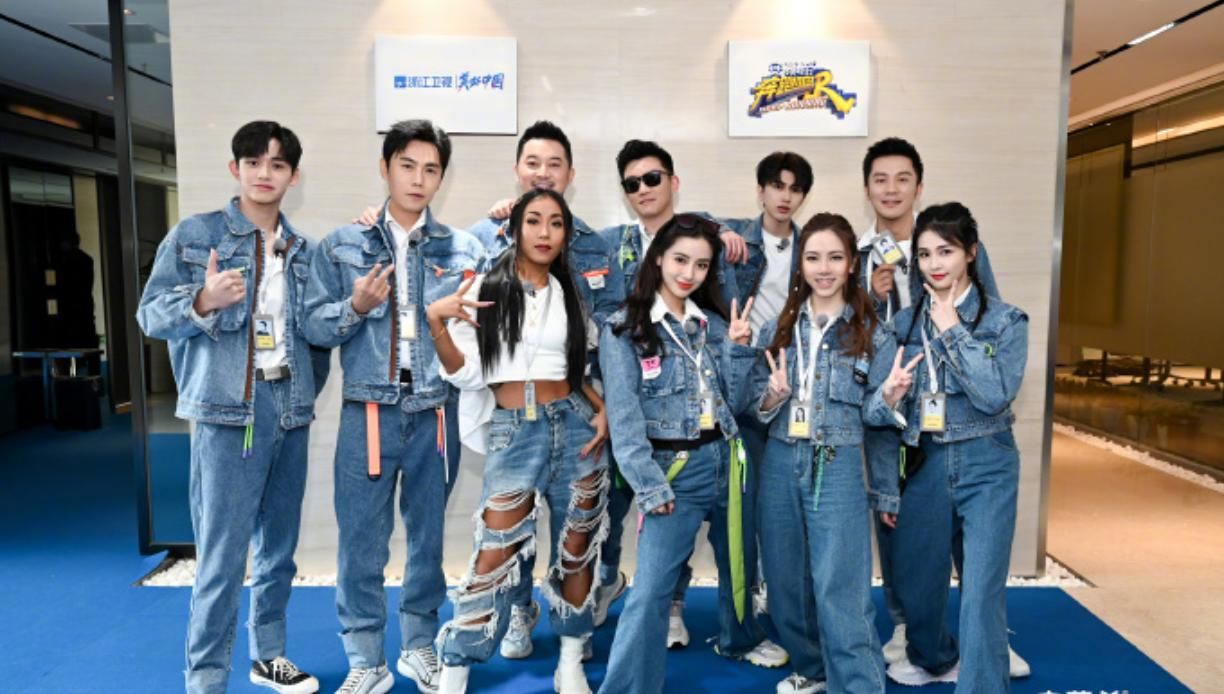 沙溢从生图背景板到被蔡徐坤壁咚，粉丝心塞吃醋，沙溢自称也是IKUN