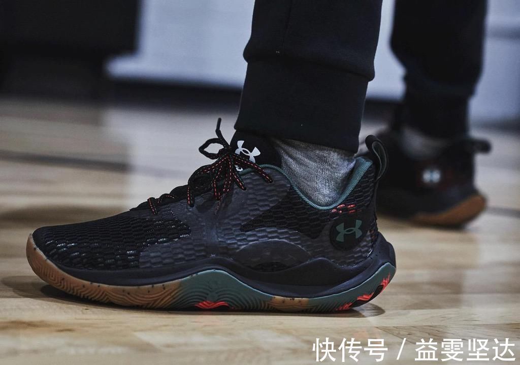 跑鞋|均为黑人月配色!UA连发三双狠鞋,篮球、跑鞋均有!