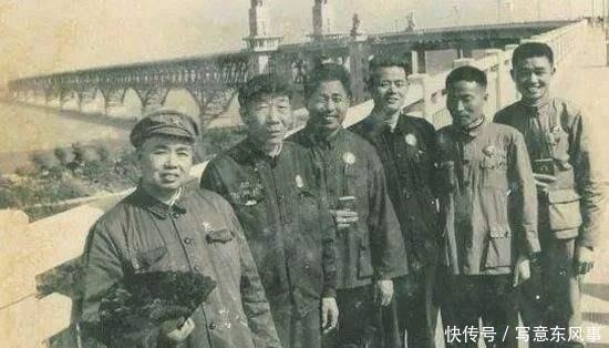 越南|知道许世友将军挂帅后,越南大将武元甲有何反应笑着说两个字!