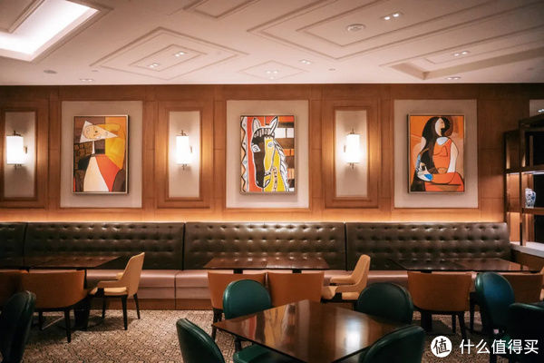 玫瑰|旅行其实很简单 篇九百八十七：入住送粉色玫瑰，整家酒店都是Pink！Pink！Pink！