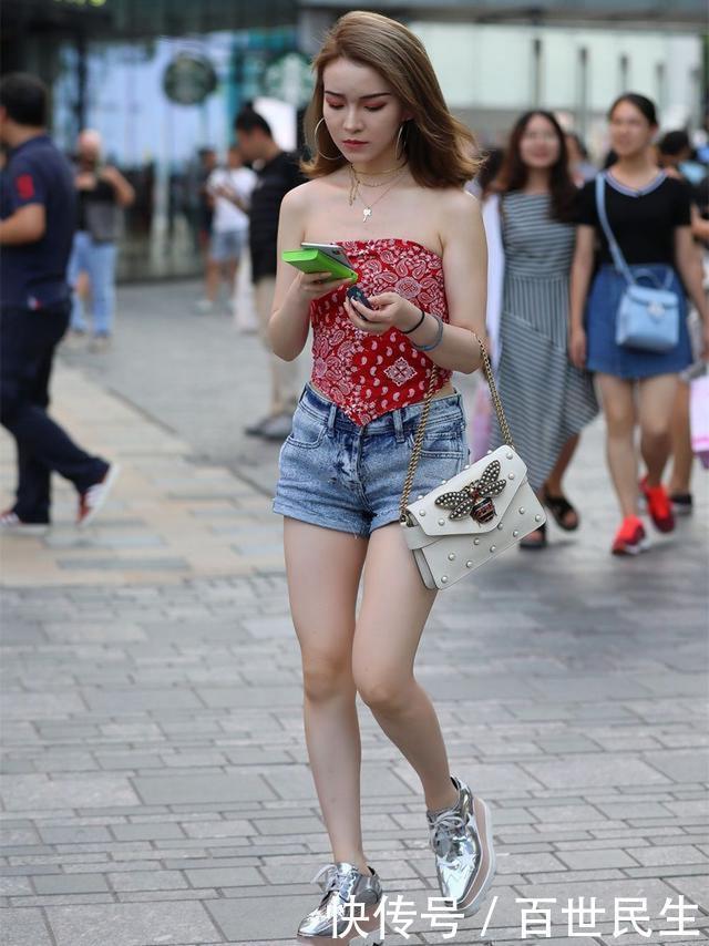 蓝色碎花连衣裙,青春气质,窈窕淑女范