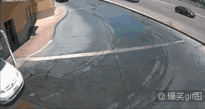 |搞笑段子王:司机师傅这波操作很溜,直接免费洗车了