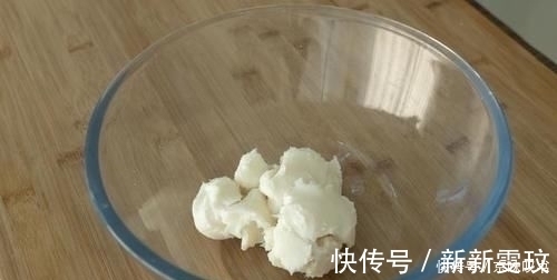 过筛|入口即化的桃酥，轻轻一碰就咬下来了，简单3步，配方比例超详细