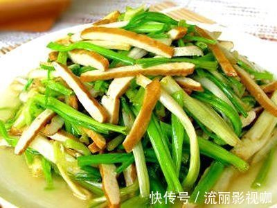 营养物质|芹菜配一宝，一起食用，眼睛明亮了，血管通了，肝脏更好了