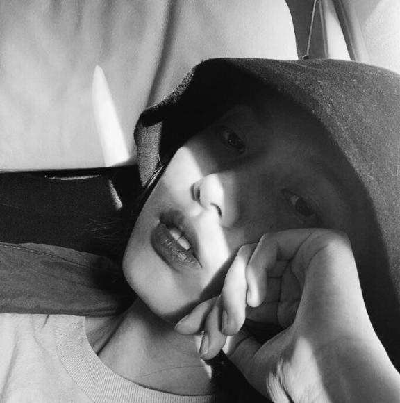 脸上这“3地方”凸起的女生，是标准的樱花脸，颜值普遍都很高