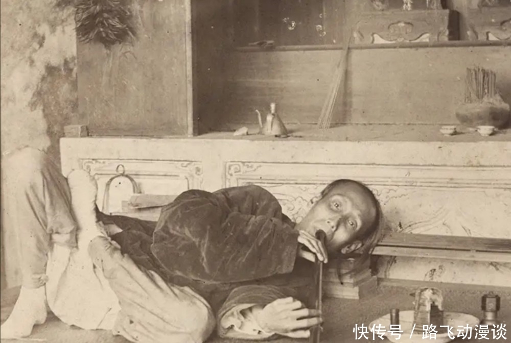 正妻|清末老照片:“丐头”对着乞丐疾言厉色,正妻怂的小妾面如死灰