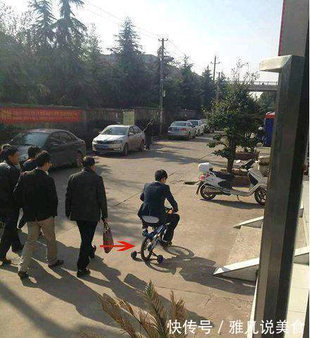 |搞笑图片幽默段子笑话这个蟹钳肉应该很多啊,感觉口感会不错呢