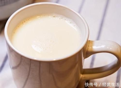 高血脂|42岁大叔,常年吃素,脑梗离世,医生叹息:吃2素食相当于在喝油